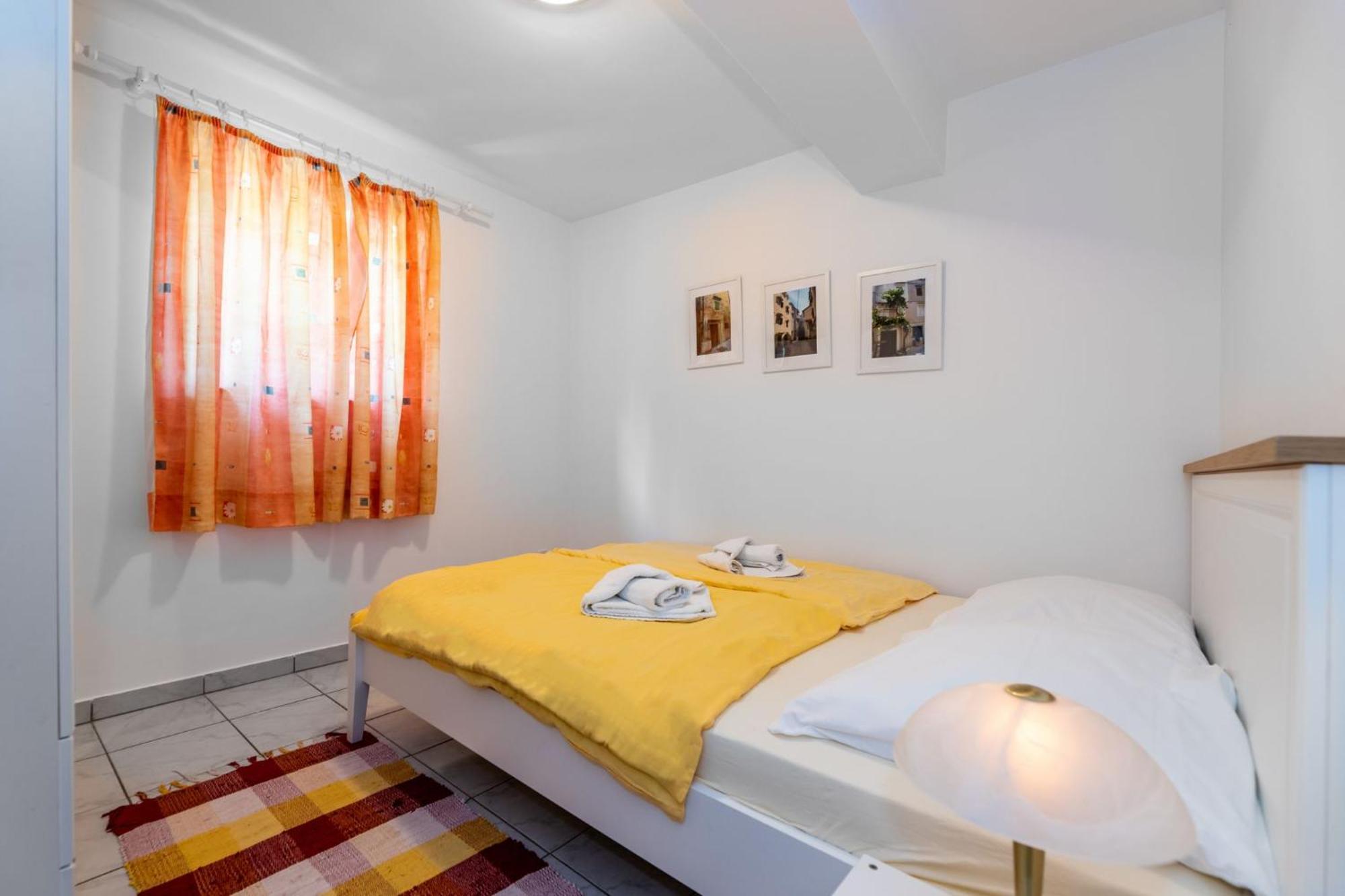 Apartments Oleander Kricin バスカ エクステリア 写真