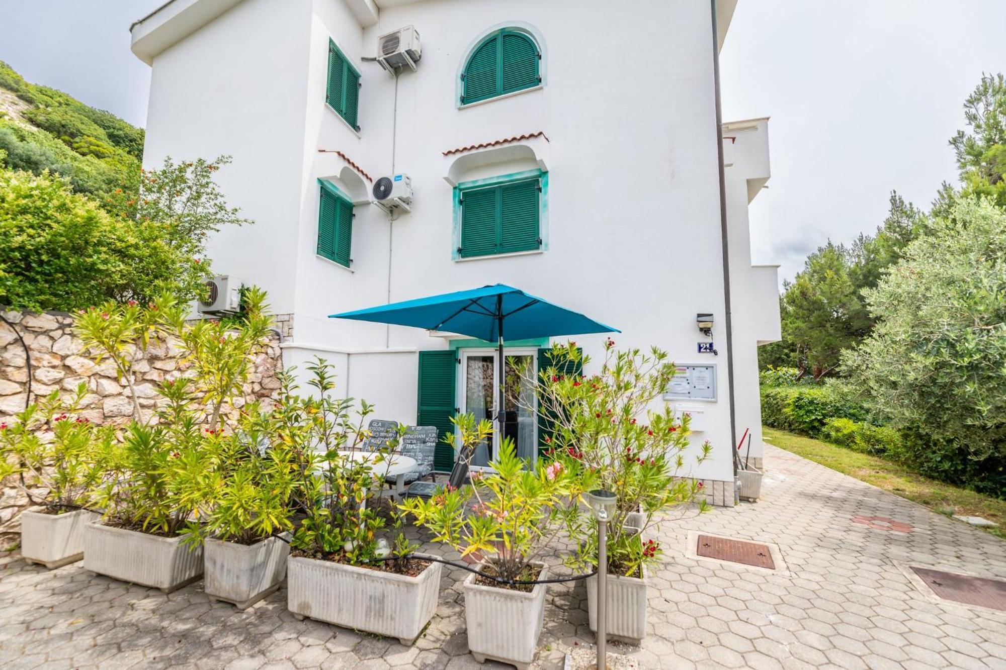 Apartments Oleander Kricin バスカ エクステリア 写真
